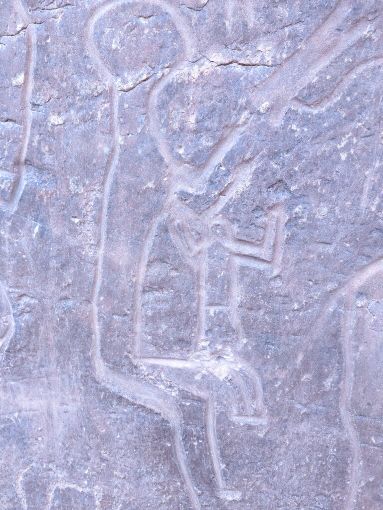 Gravures rupestres Tiout pétroglyphes