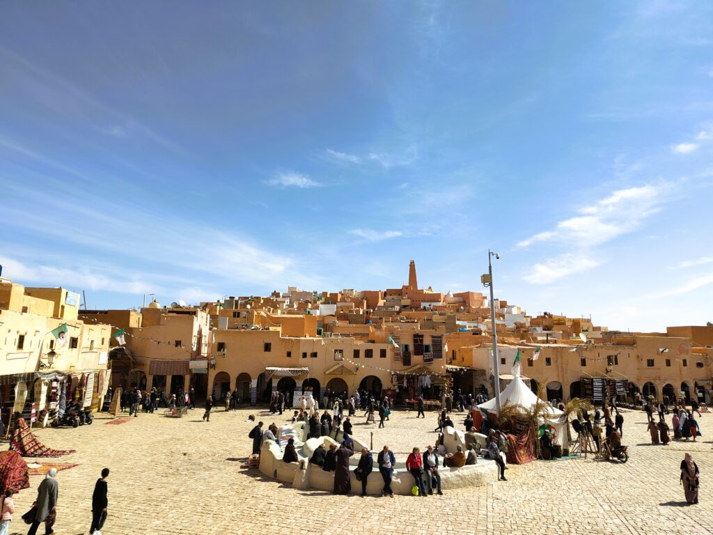 Visiter Ghardaia place centrale
